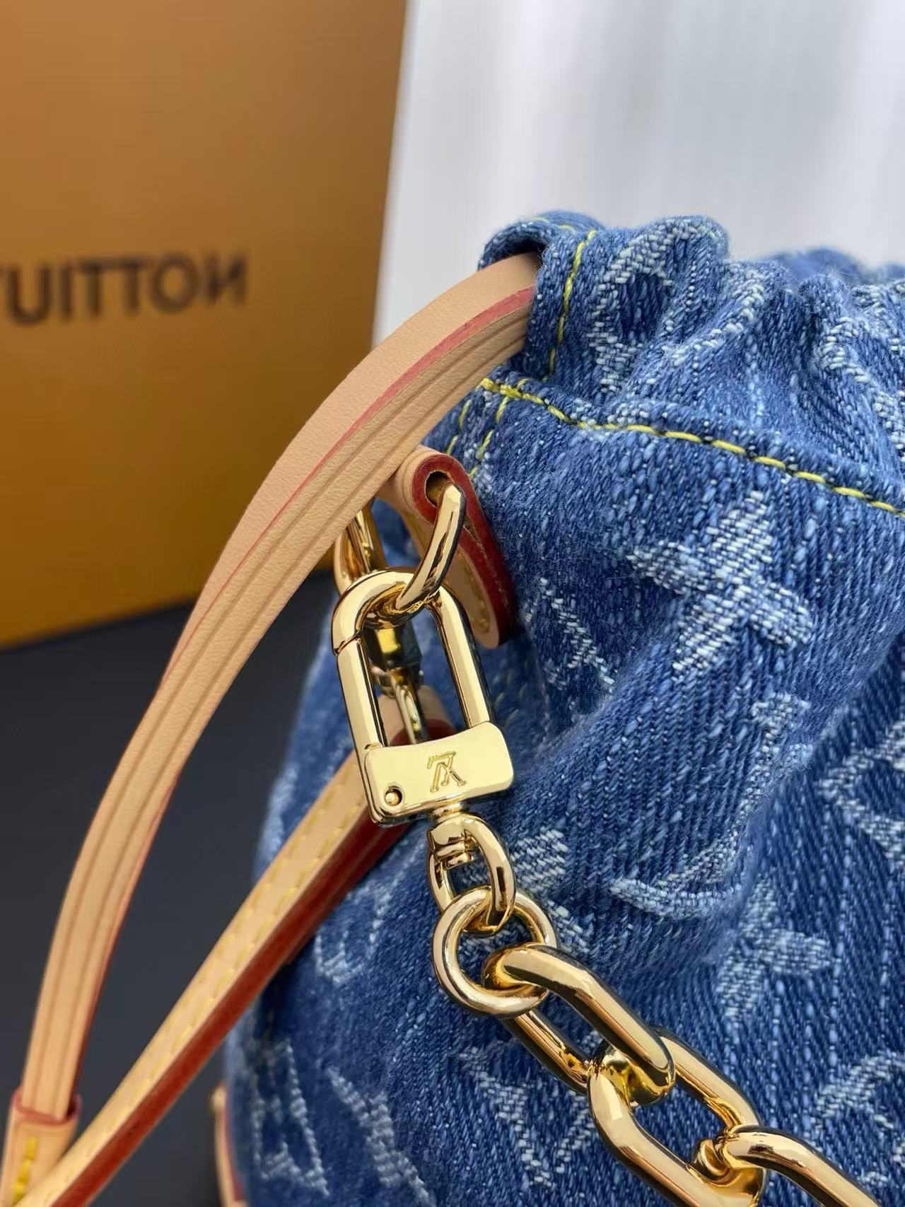 LVチェーンバケットバッグ【50％割引+送料無料】