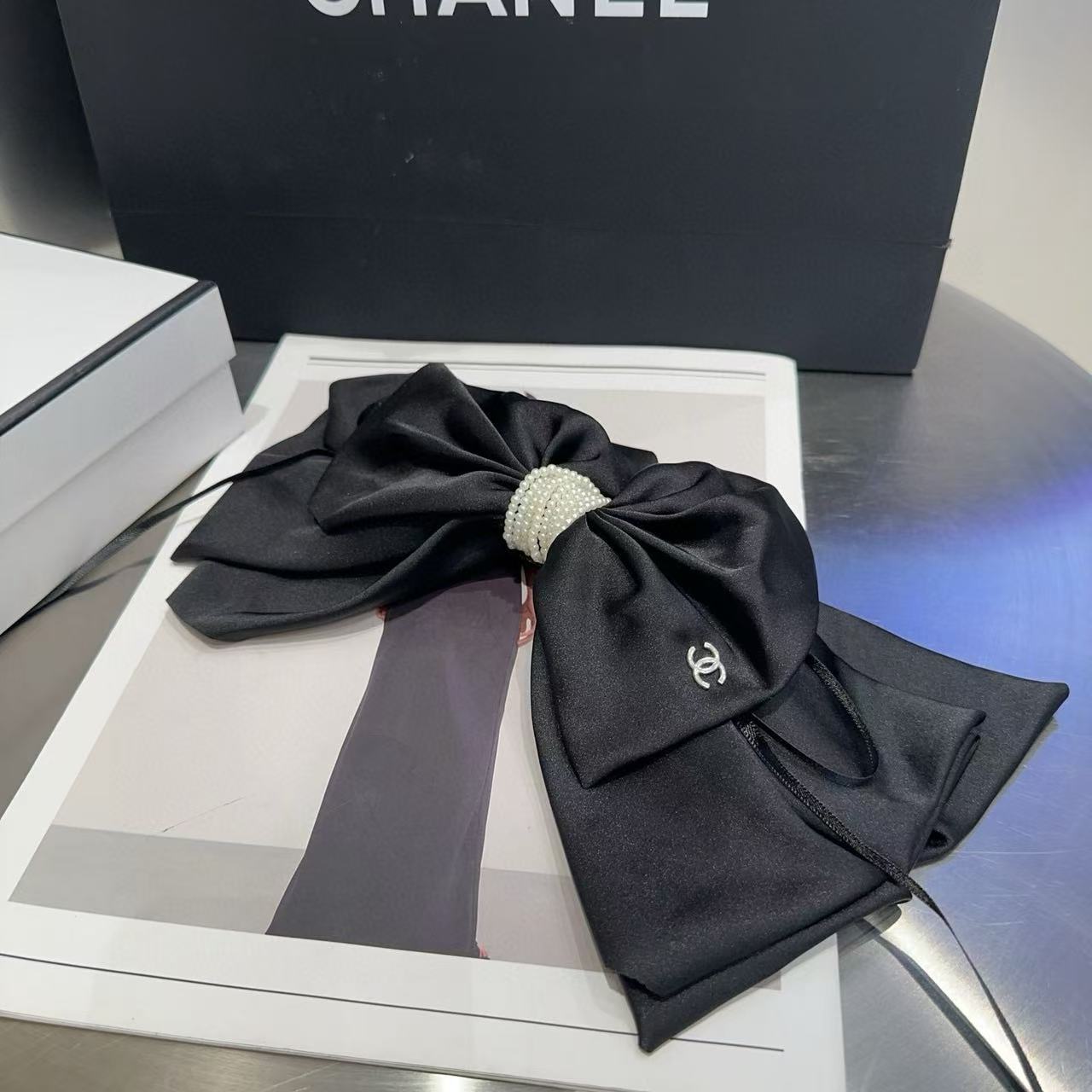 CHANE1 ダブルCパールヘアピン【50%割引+送料無料】