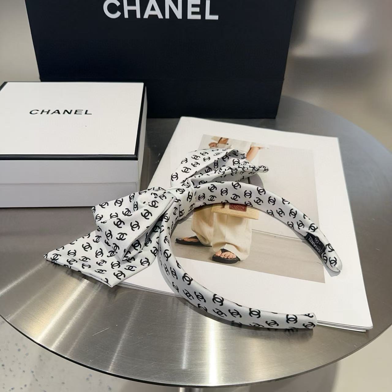 CHANE1 フルロゴリボンヘッドバンド【50%割引+送料無料】