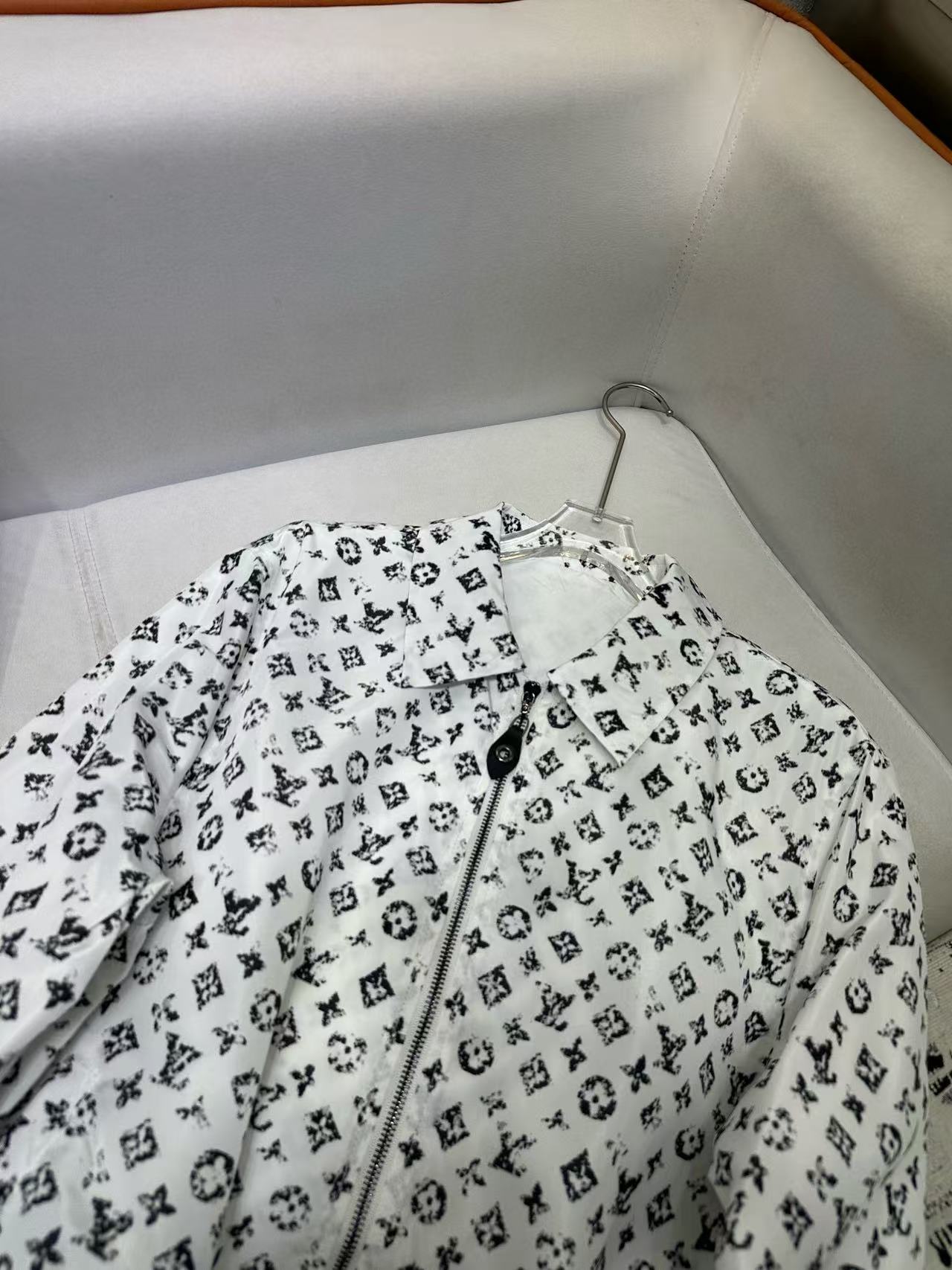 LVの高品質ジッパープリントデニムジャケット【50％割引+送料無料】