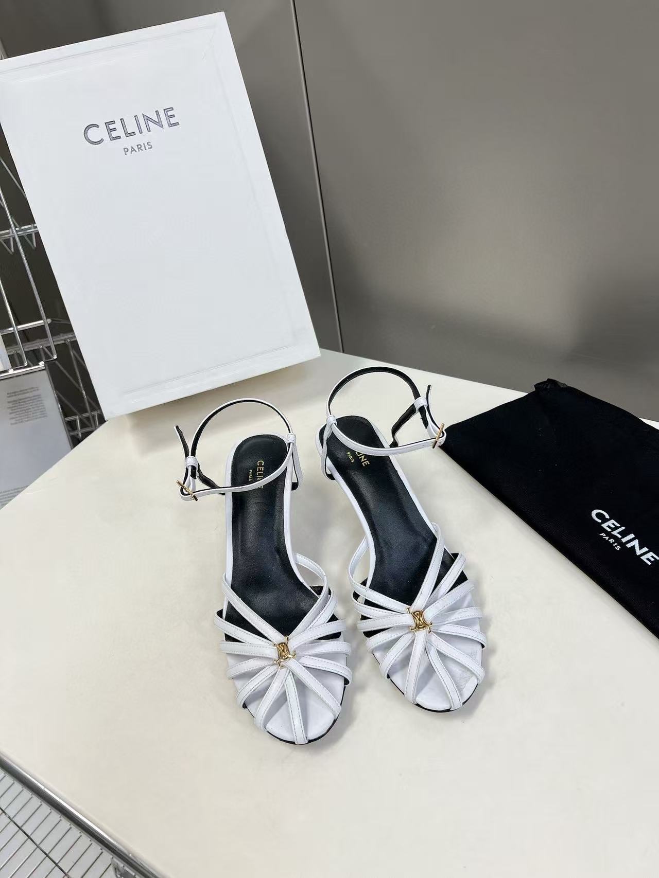 CEL1NEの高品質凱旋門サンダル【50％割引+送料無料】