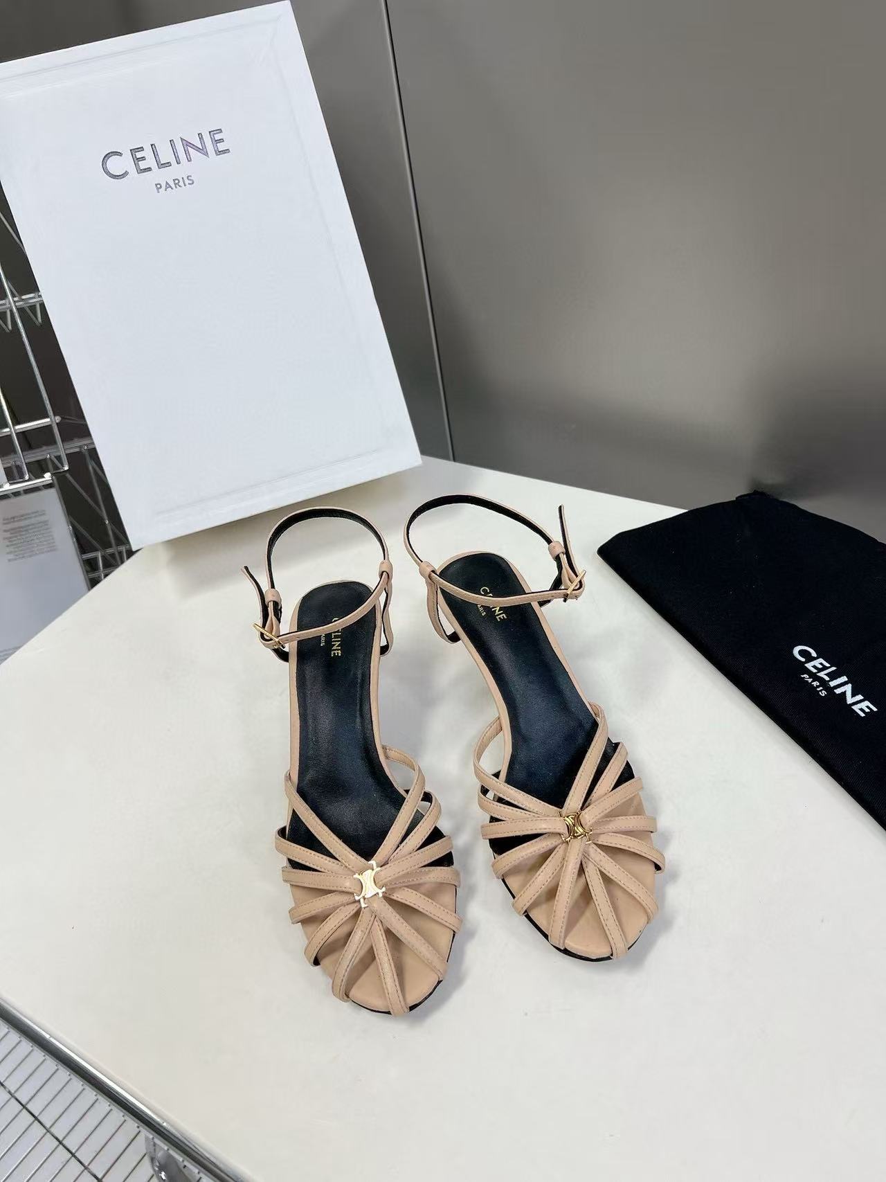 CEL1NEの高品質凱旋門サンダル【50％割引+送料無料】