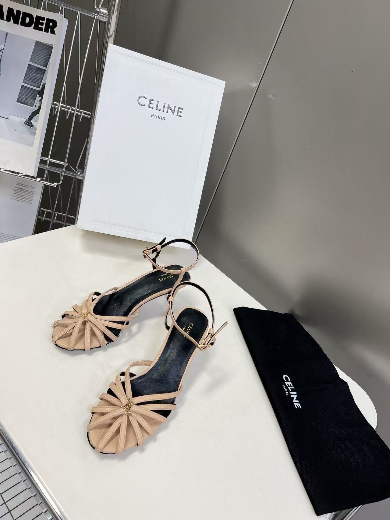 CEL1NEの高品質凱旋門サンダル【50％割引+送料無料】