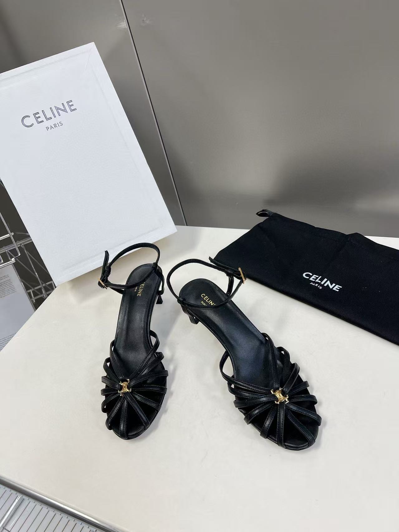 CEL1NEの高品質凱旋門サンダル【50％割引+送料無料】