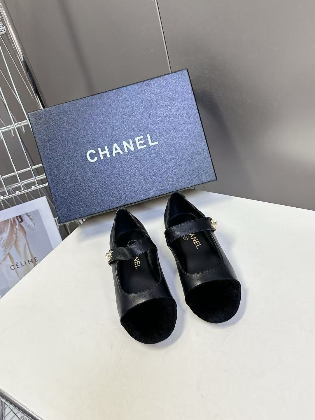 CHANE1 高品質の黒と白のシープスキンダンスシューズ【50％割引+送料無料】