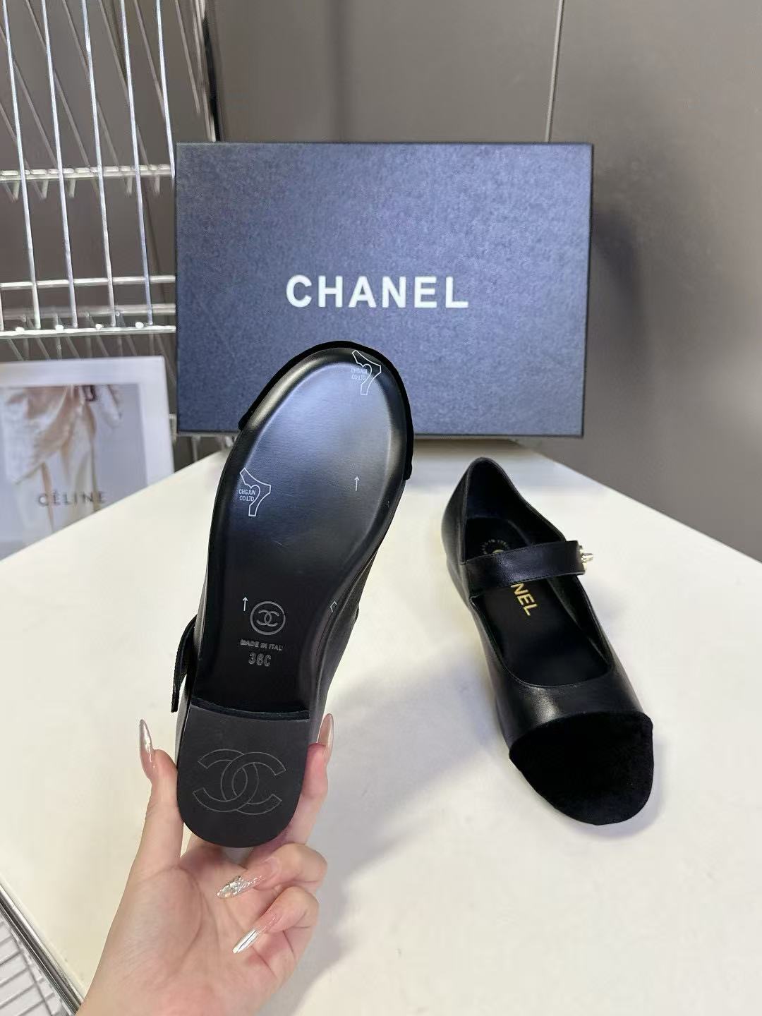 CHANE1 高品質の黒と白のシープスキンダンスシューズ【50%割引+送料無料】
