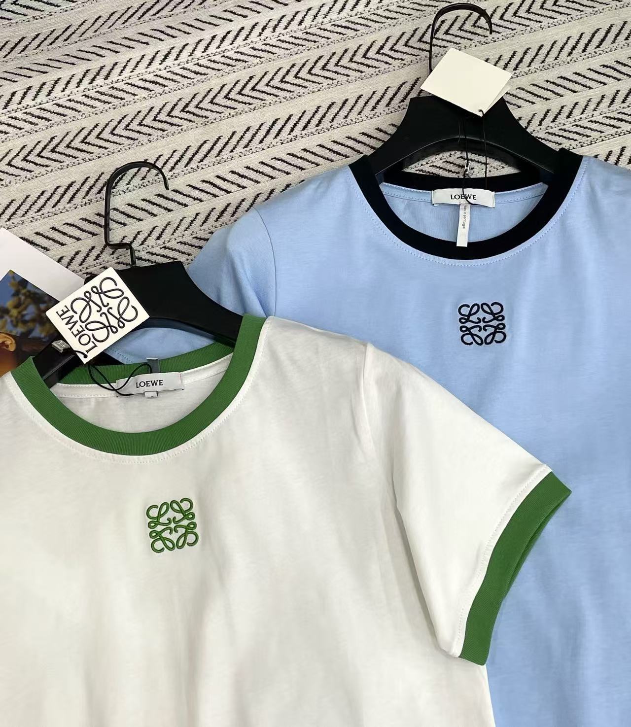 L0WEW 刺繍ロゴカラーブロックTシャツ【50％割引+送料無料】