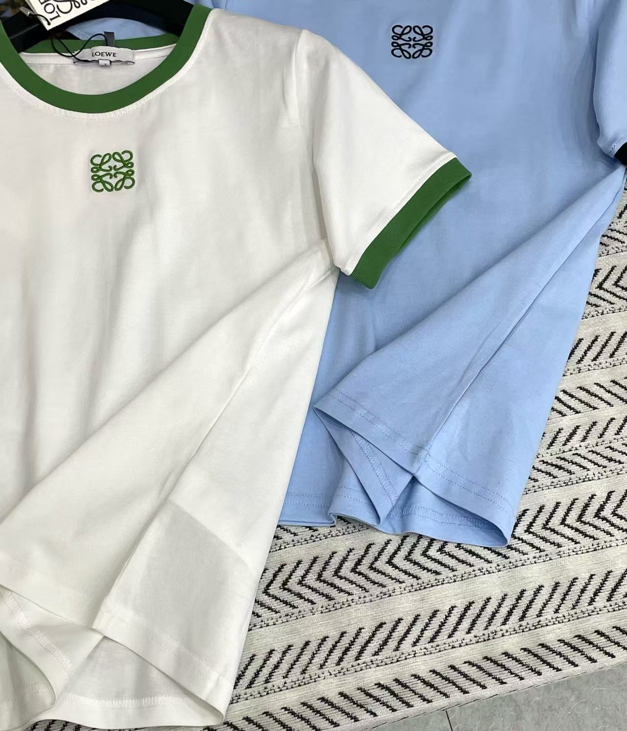 L0WEW 刺繍ロゴカラーブロックTシャツ【50％割引+送料無料】