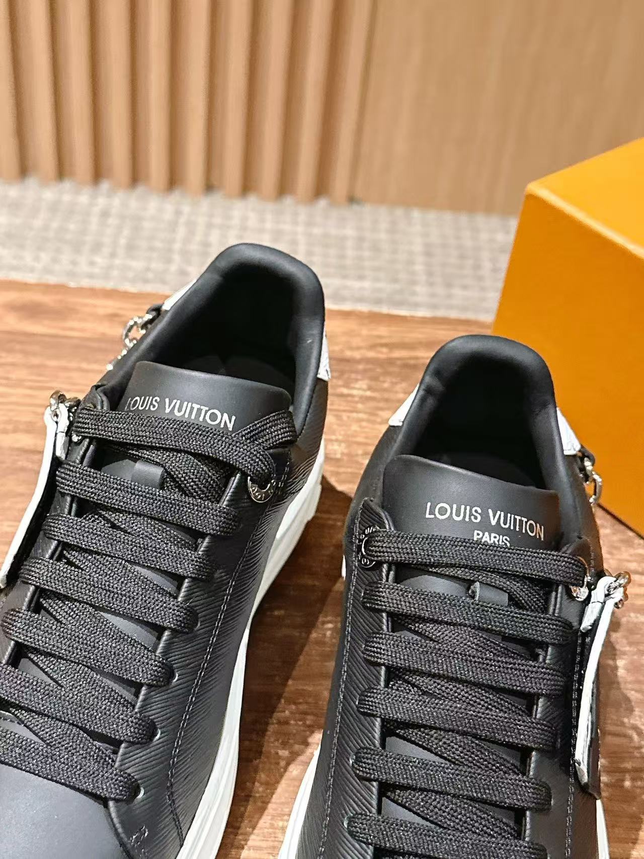 LVの高品質チェーンカジュアルシューズ【50％割引+送料無料】