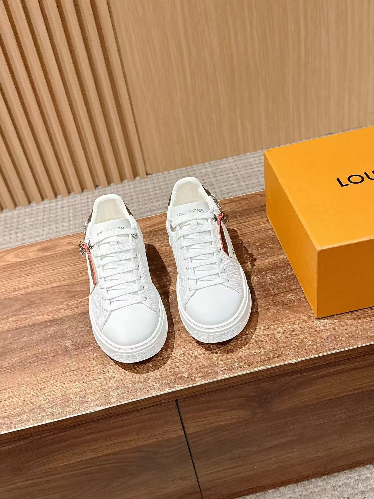 LVの高品質チェーンカジュアルシューズ【50％割引+送料無料】