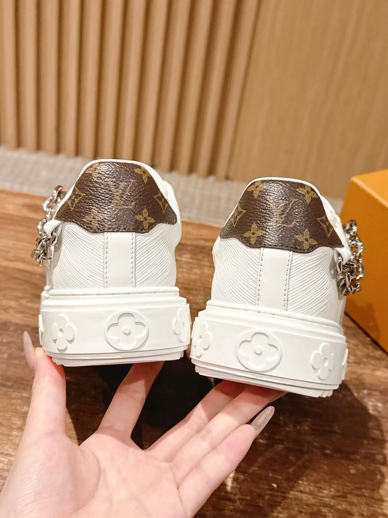 LVの高品質チェーンカジュアルシューズ【50％割引+送料無料】