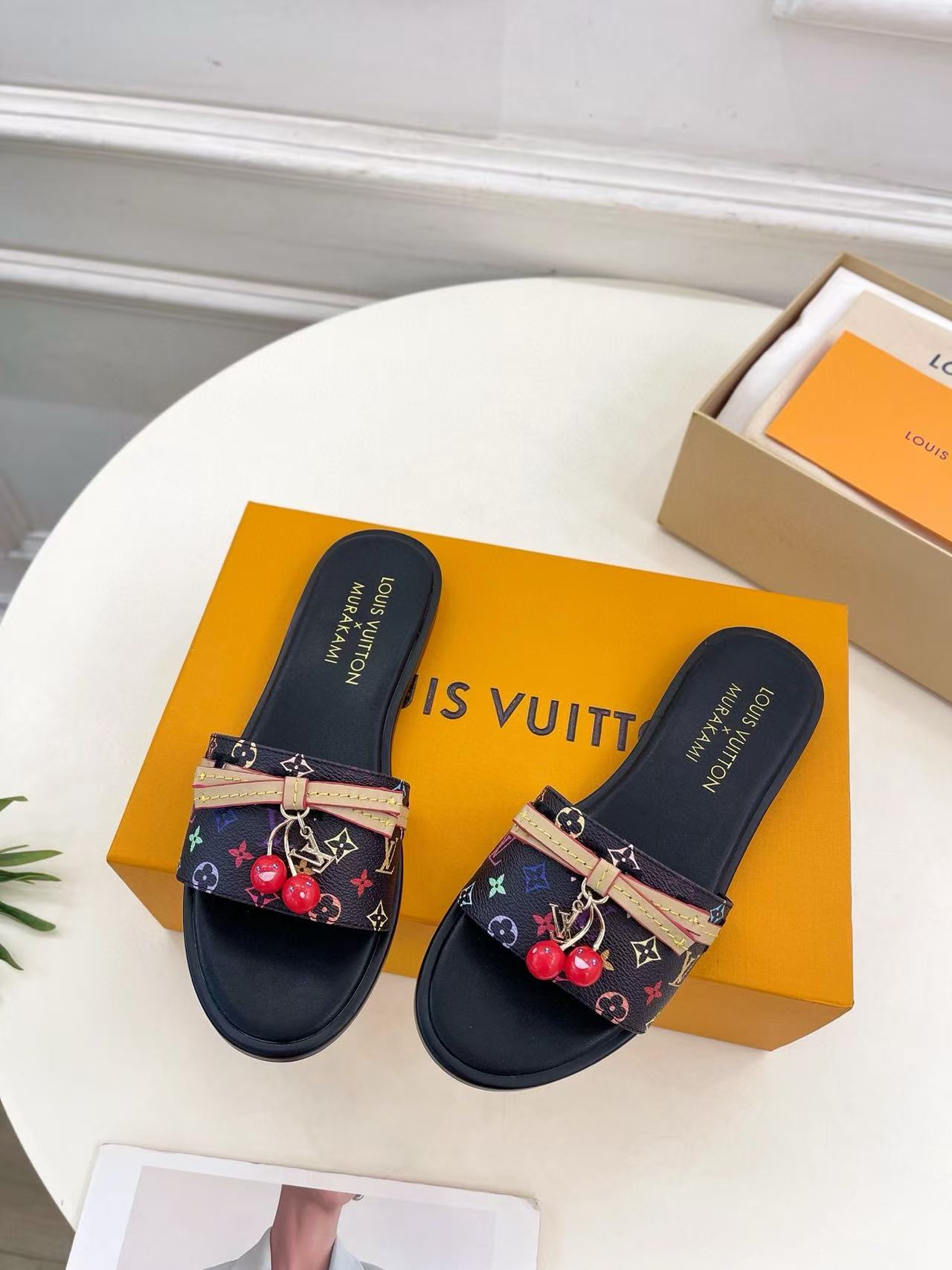 LVの高品質チェリープリントスリッパ【50％割引+送料無料】