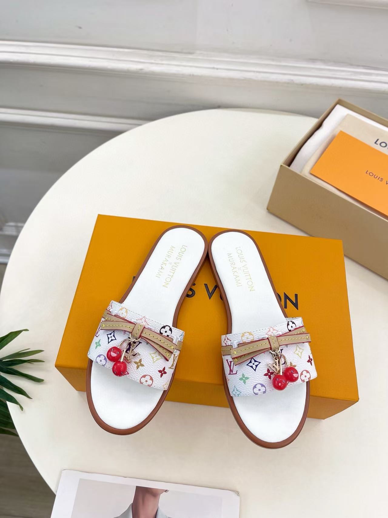 LVの高品質チェリープリントスリッパ【50％割引+送料無料】
