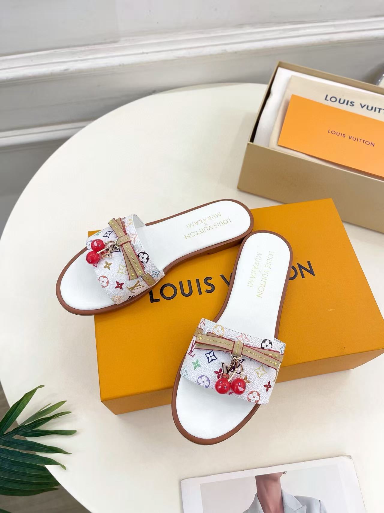 LVの高品質チェリープリントスリッパ【50％割引+送料無料】