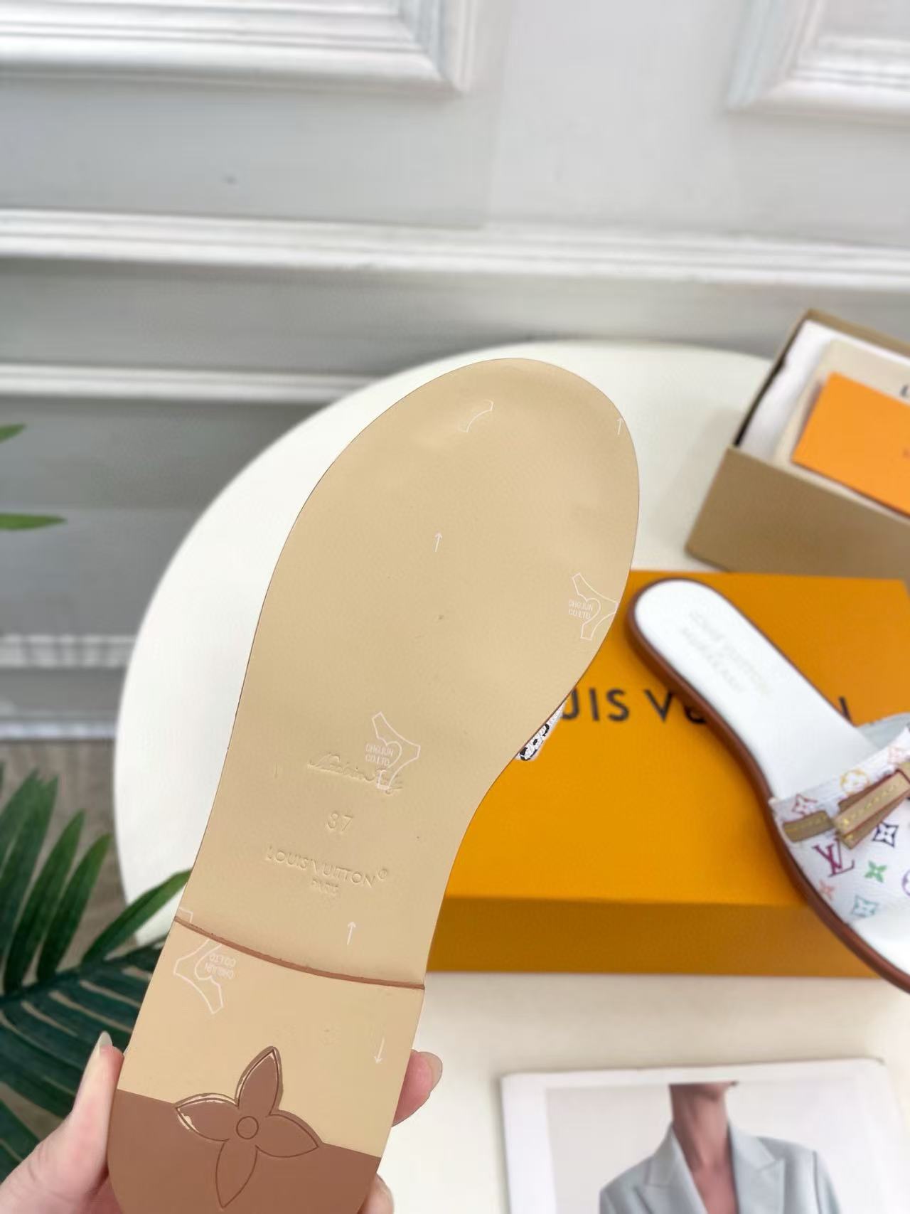 LVの高品質チェリープリントスリッパ【50％割引+送料無料】