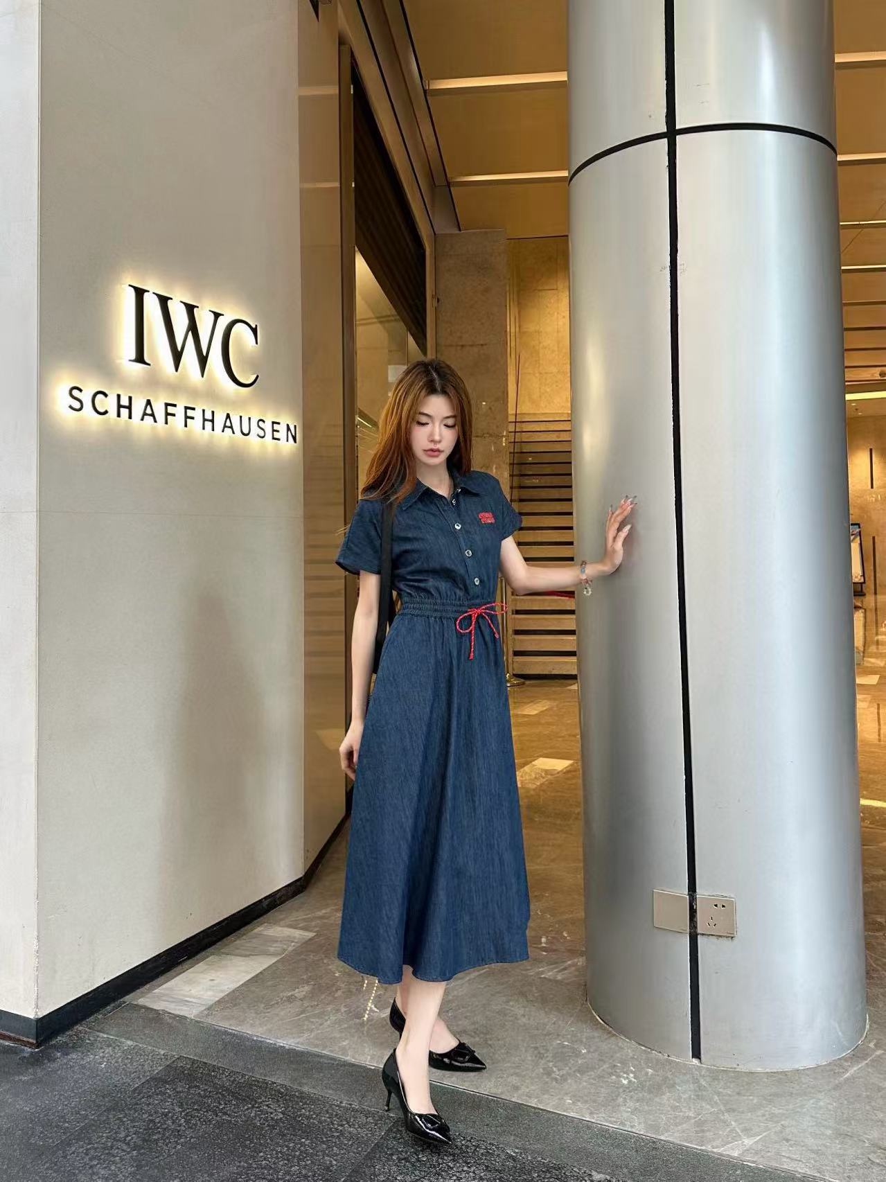 M1UM1U シンプルレースアップデニムドレス【50％割引+送料無料】