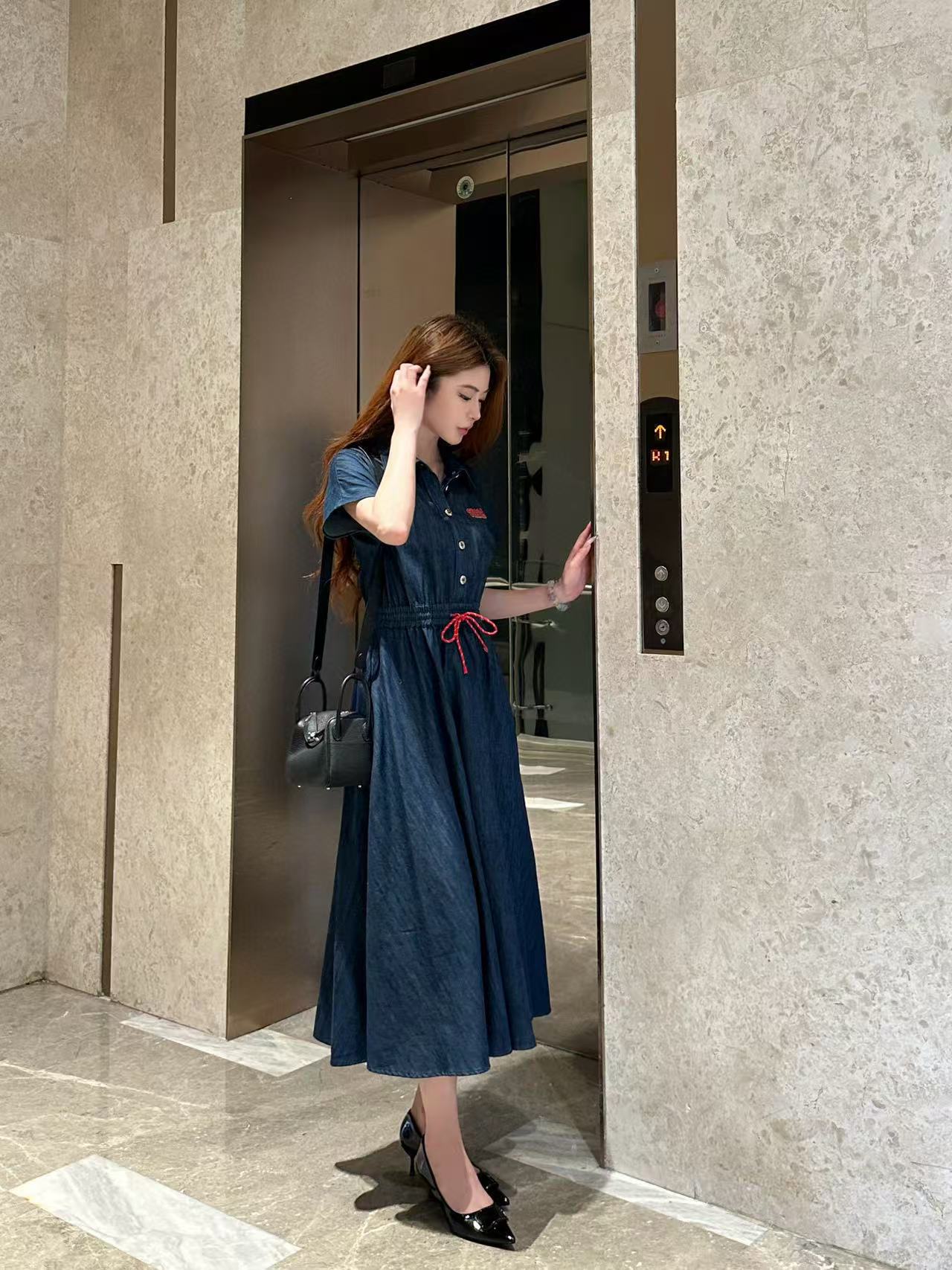 M1UM1U シンプルレースアップデニムドレス【50％割引+送料無料】