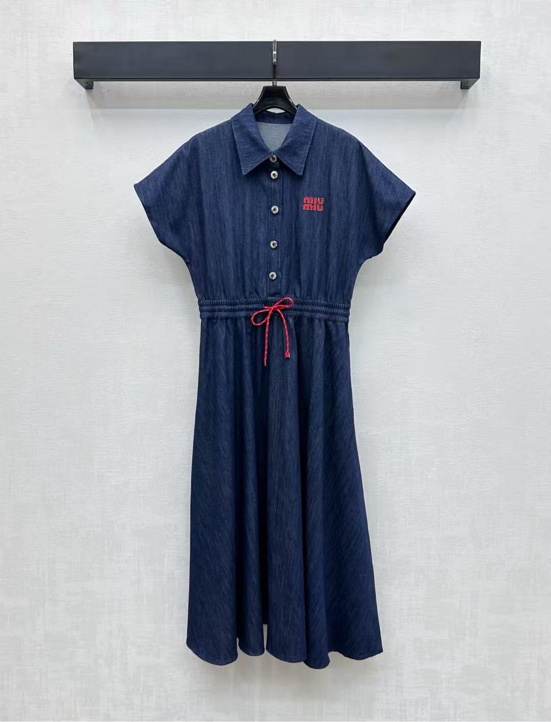 M1UM1U シンプルレースアップデニムドレス【50％割引+送料無料】