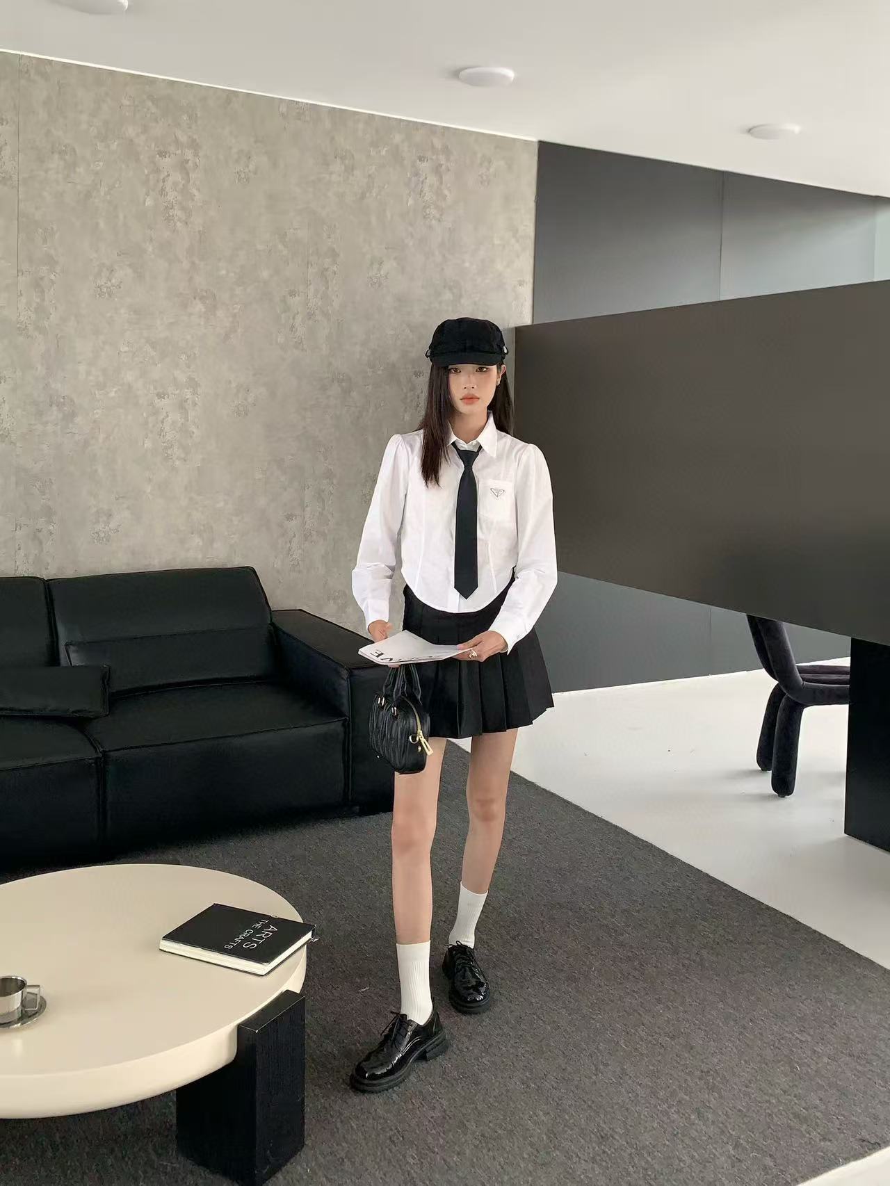 PR4DA トライアングルロゴ タイシャツ【50％割引+送料無料】