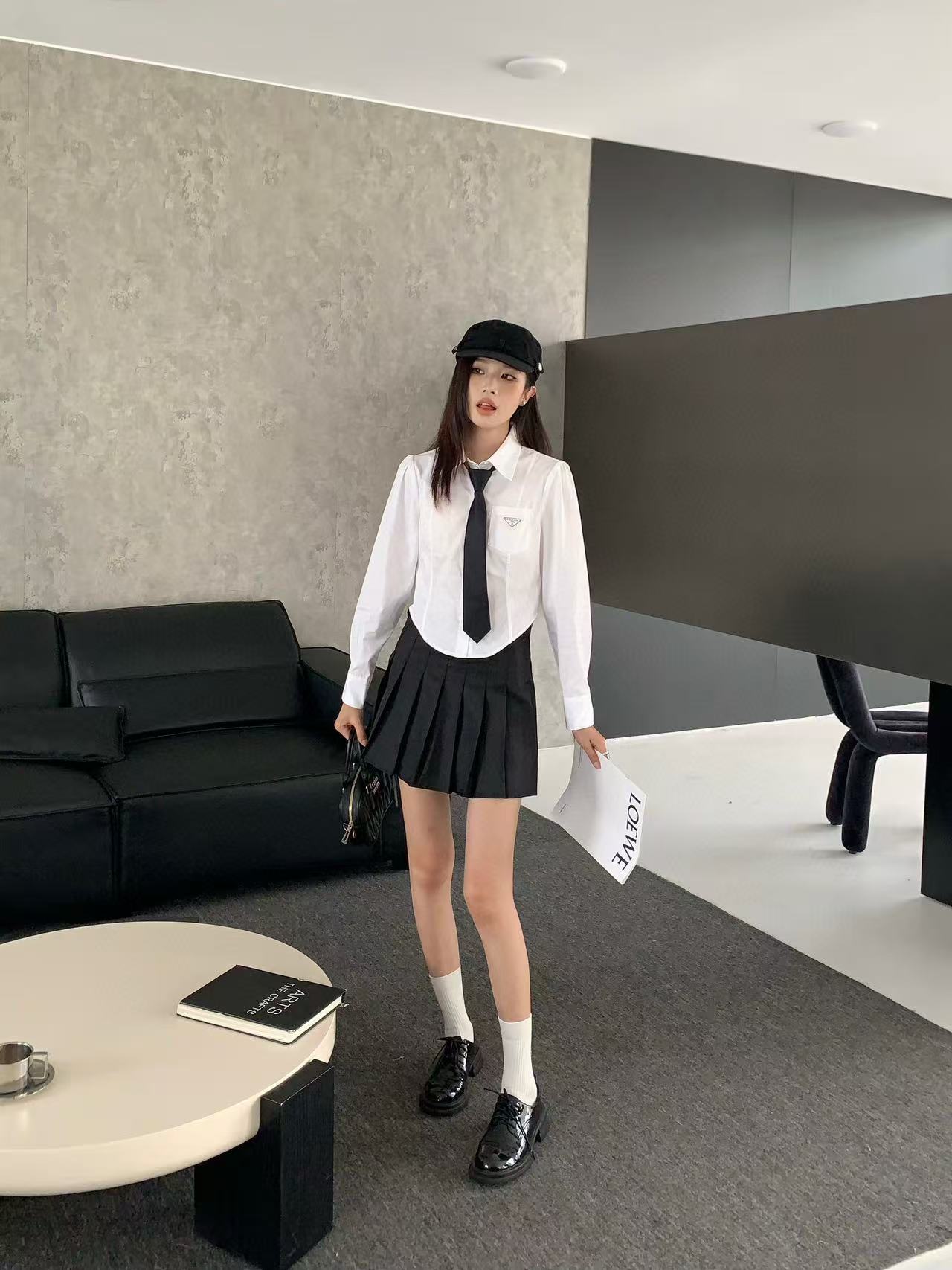 PR4DA トライアングルロゴ タイシャツ【50％割引+送料無料】