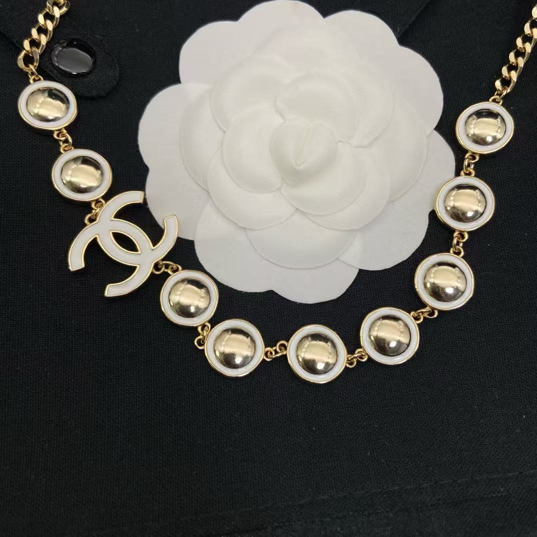 CHANE1 ダブルC ホワイトエナメルネックレス【50％割引+送料無料】