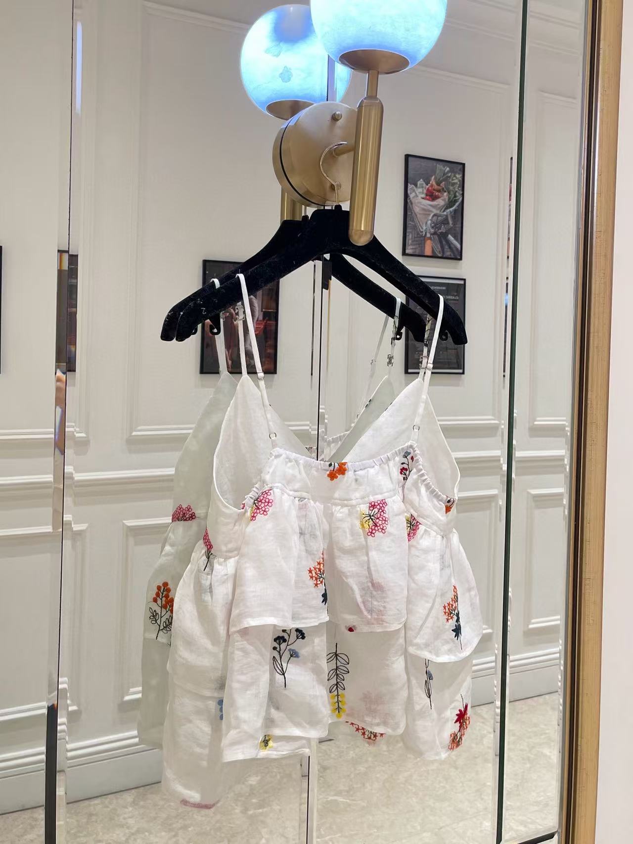 CHANE1 刺繍キャミソール【50%割引+送料無料】