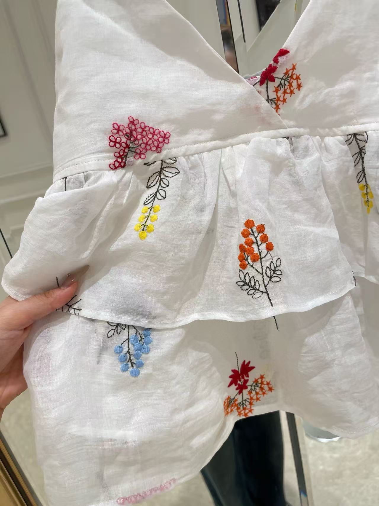 CHANE1 刺繍キャミソール【50%割引+送料無料】