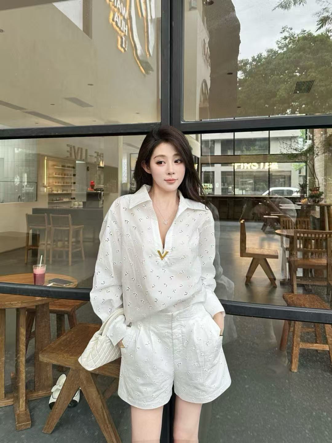 VALENT1NO 中空刺繍 Vネックスーツ【50％割引+送料無料】