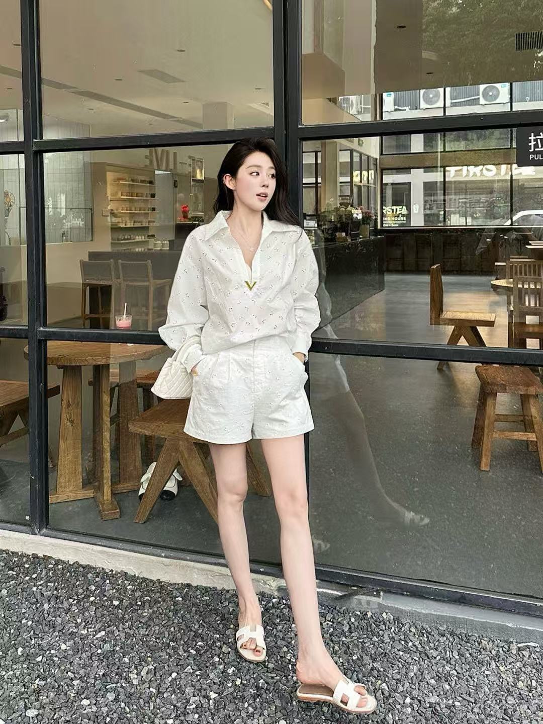 VALENT1NO 中空刺繍 Vネックスーツ【50％割引+送料無料】