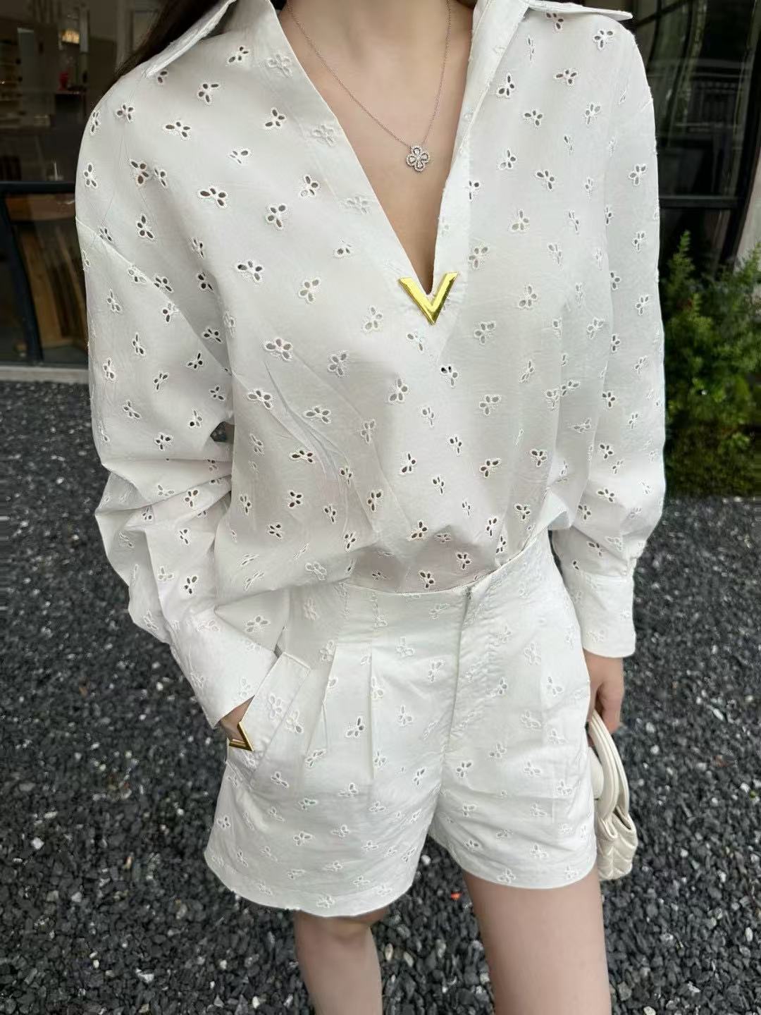 VALENT1NO 中空刺繍 Vネックスーツ【50％割引+送料無料】