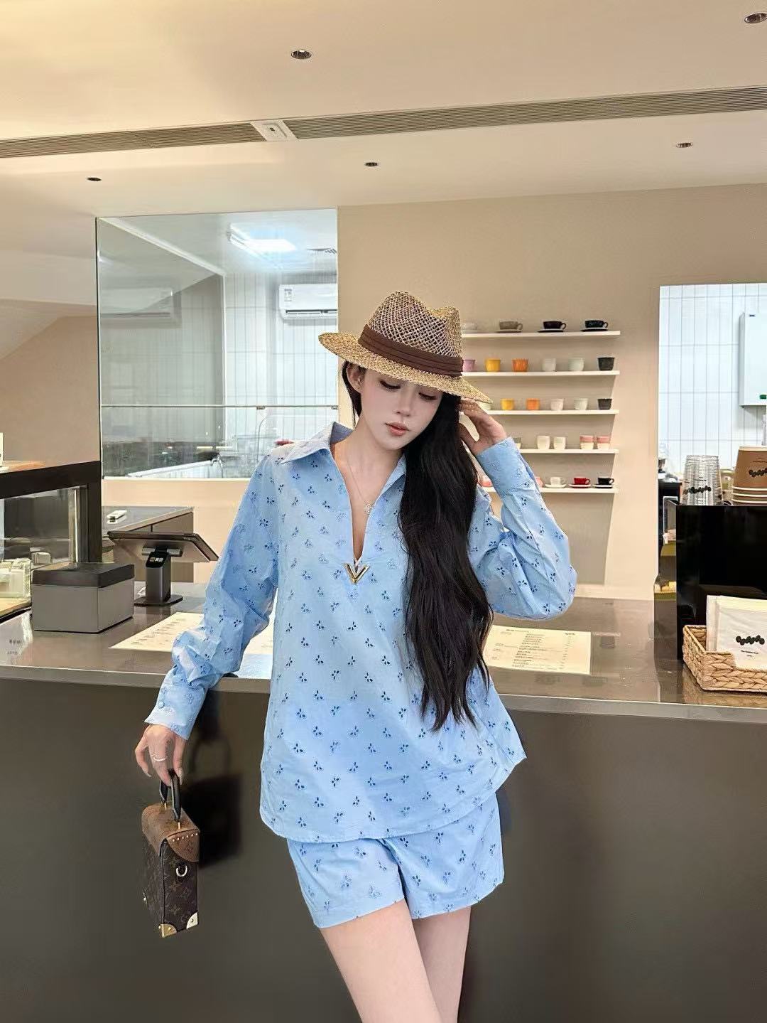 VALENT1NO 中空刺繍 Vネックスーツ【50％割引+送料無料】