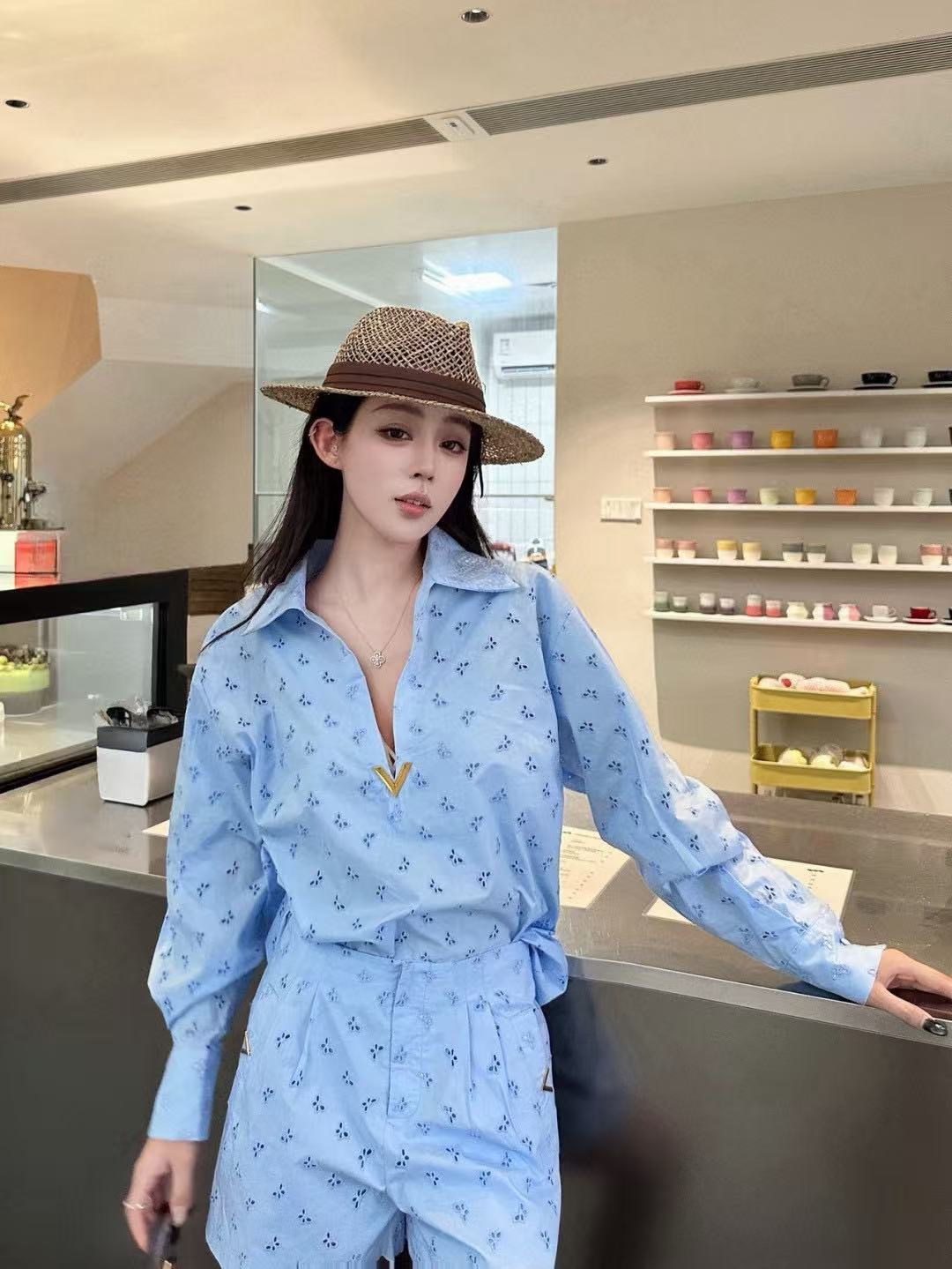 VALENT1NO 中空刺繍 Vネックスーツ【50％割引+送料無料】