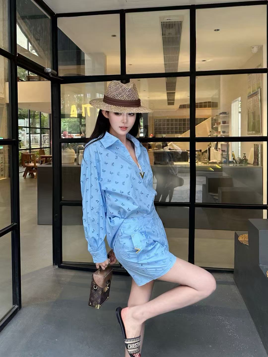 VALENT1NO 中空刺繍 Vネックスーツ【50％割引+送料無料】