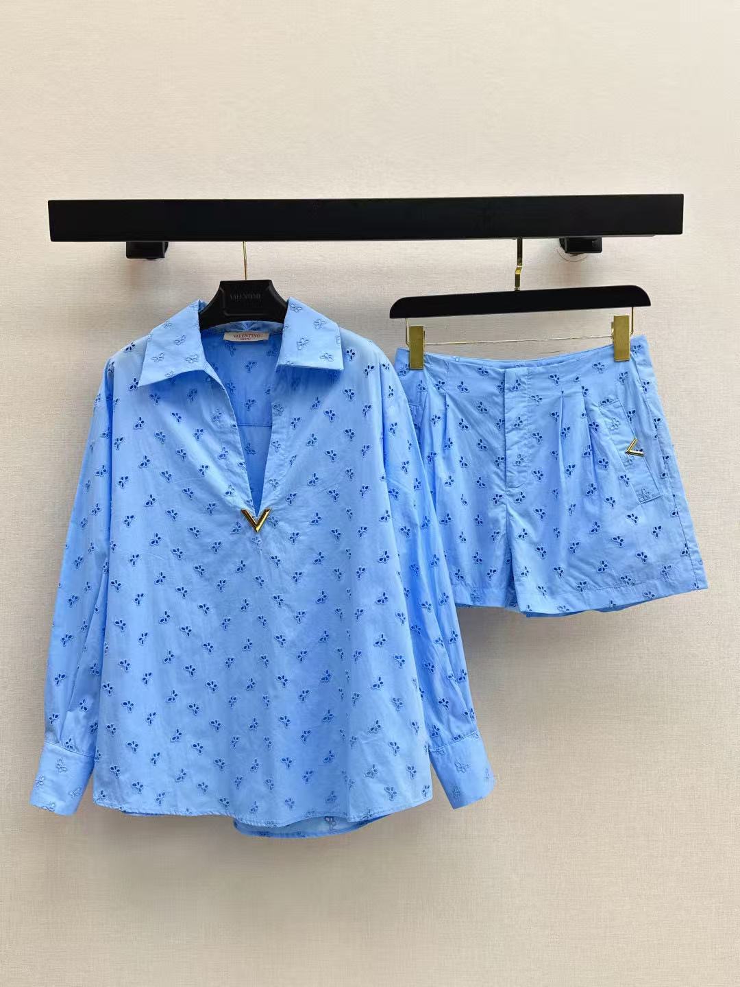 VALENT1NO 中空刺繍 Vネックスーツ【50％割引+送料無料】