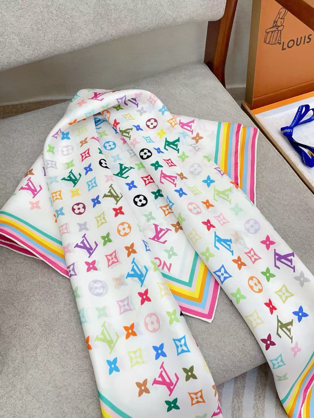 LVプリントスカーフ【50％割引+送料無料】