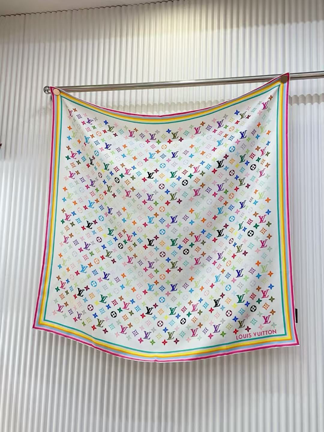 LVプリントスカーフ【50％割引+送料無料】