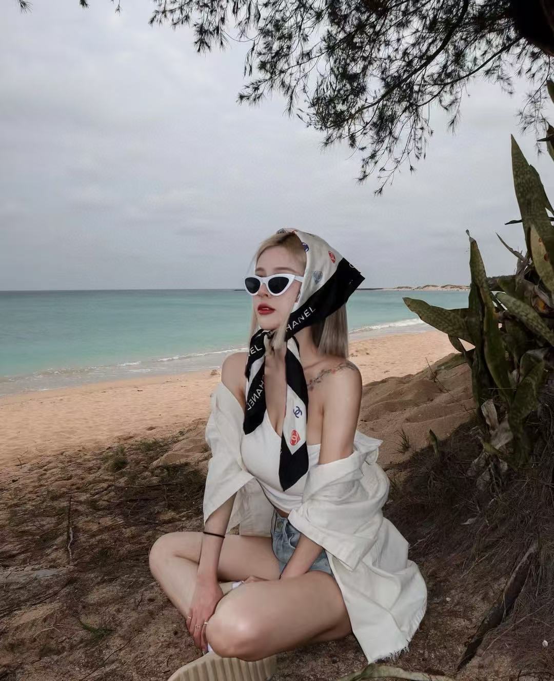 CHANE1 ダブルC フルロゴ シルクスカーフ【50％割引+送料無料】