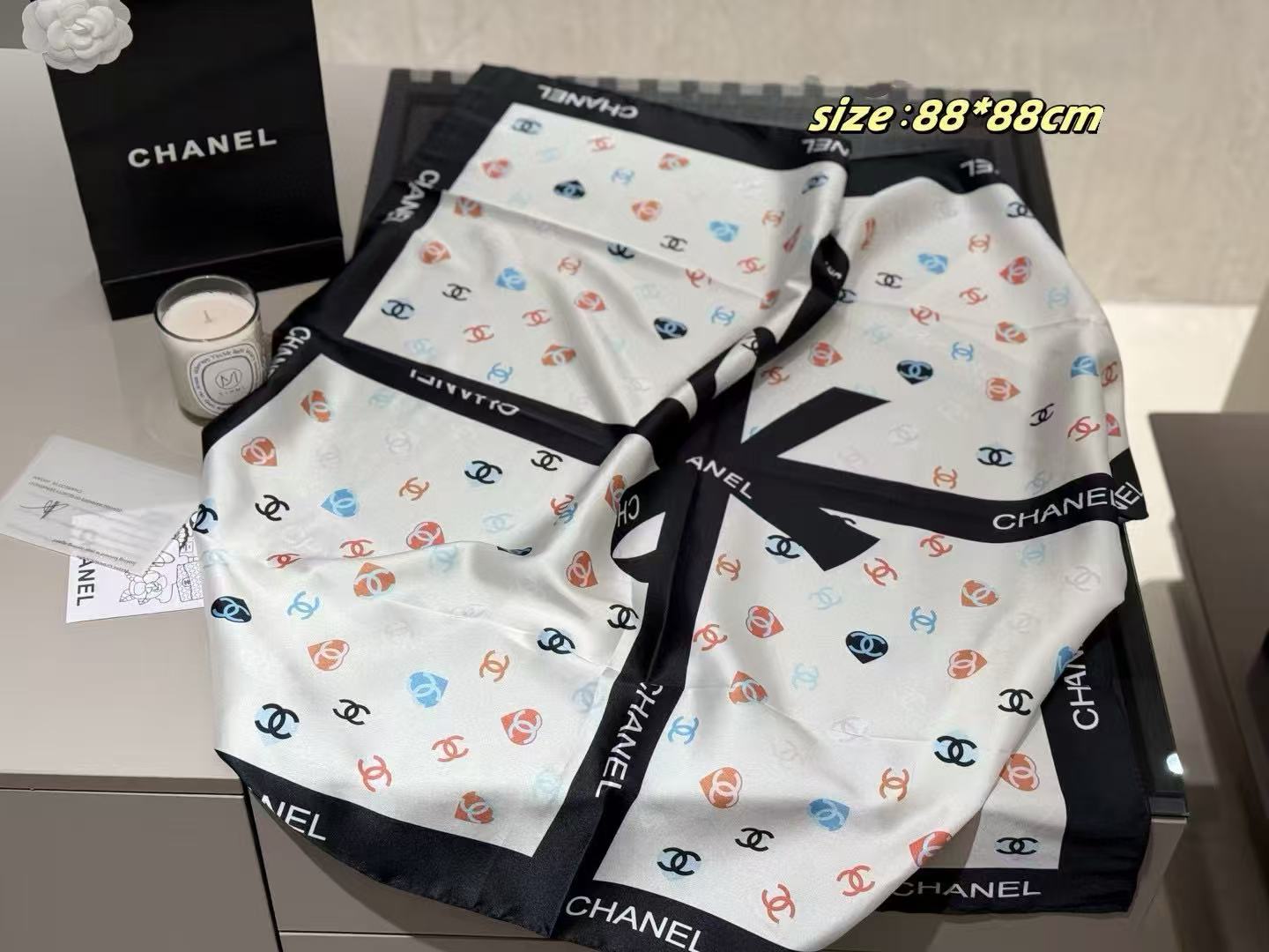 CHANE1 ダブルC フルロゴ シルクスカーフ【50％割引+送料無料】