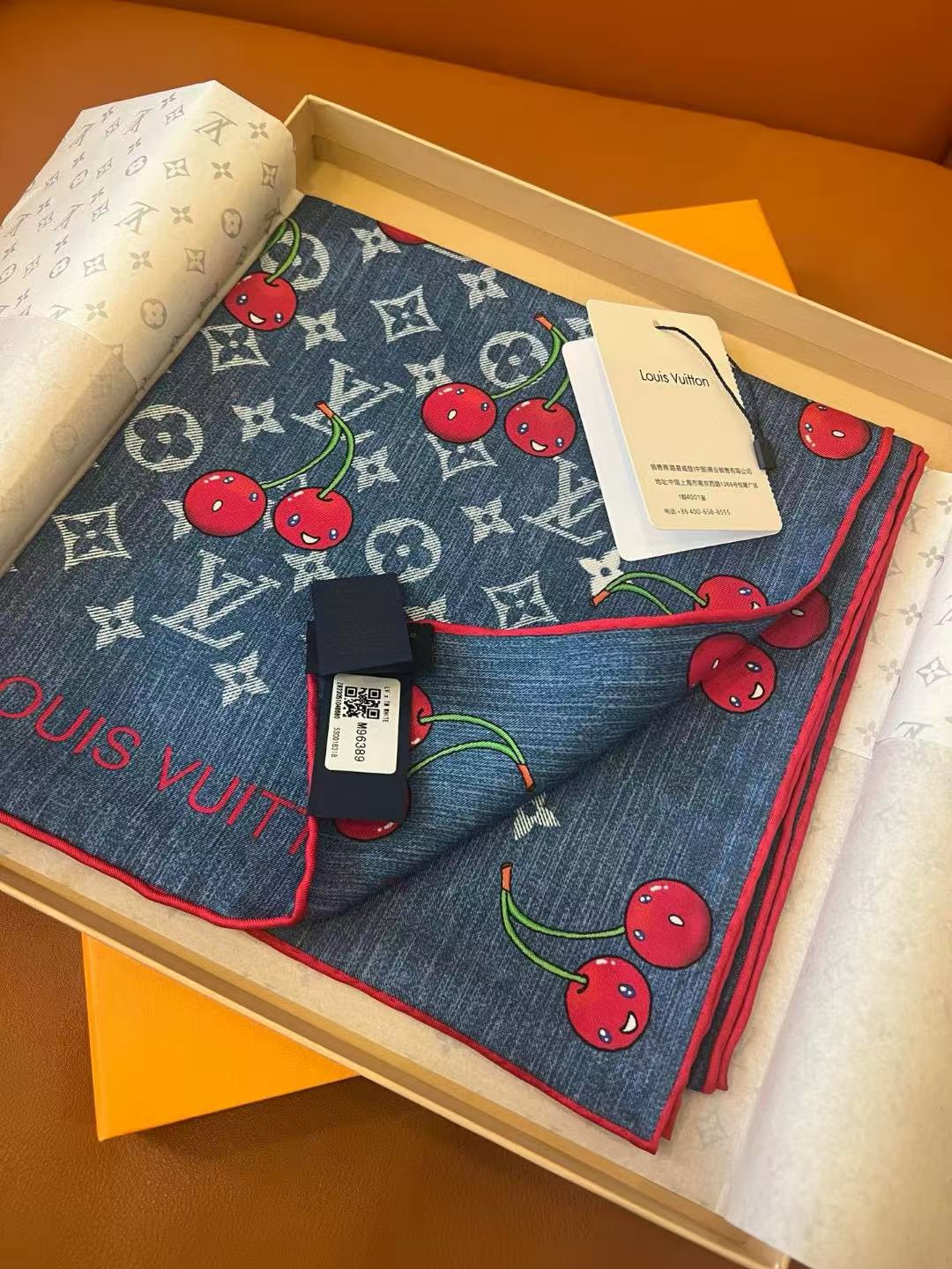 LVプリントのチェリースカーフ【50％割引+送料無料】