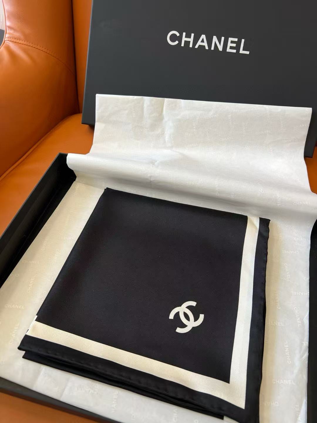 CHANE1 ブラック&ホワイト ダブルC スカーフ【50%割引+送料無料】