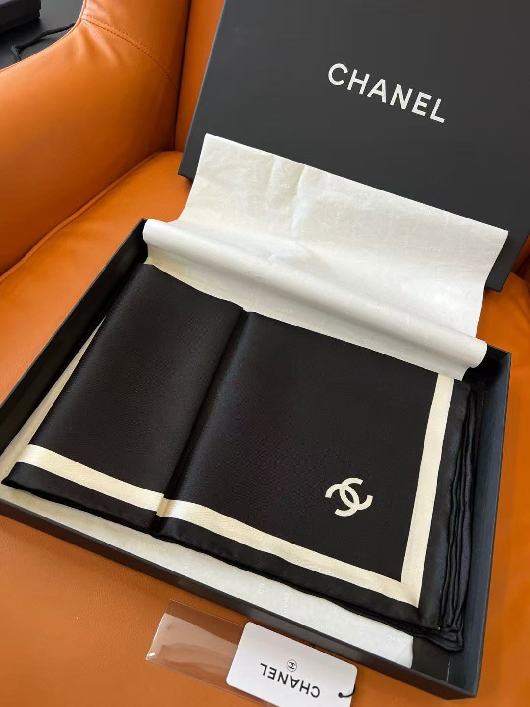 CHANE1 ブラック&ホワイト ダブルC スカーフ【50%割引+送料無料】