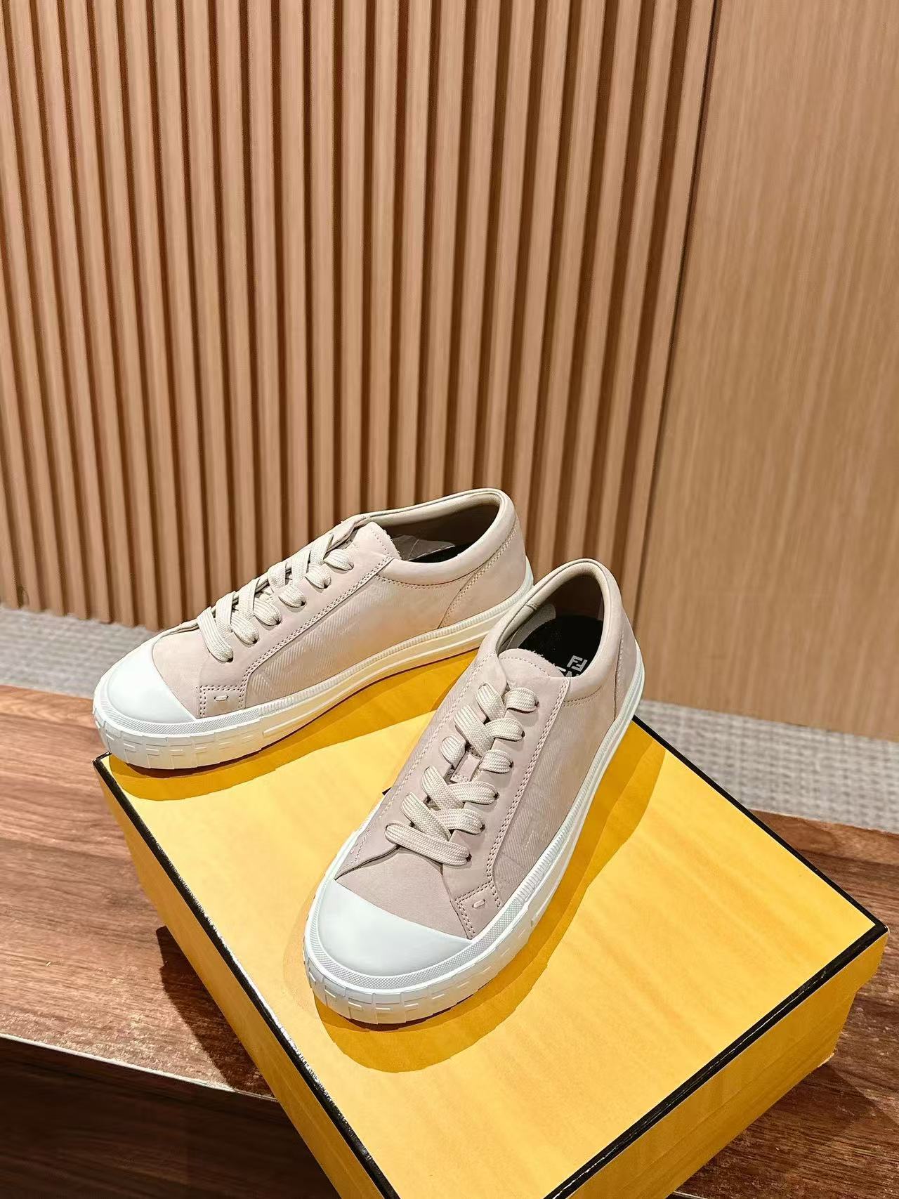 FEND1 高品質ビスケットカジュアルシューズ【50%割引+送料無料】