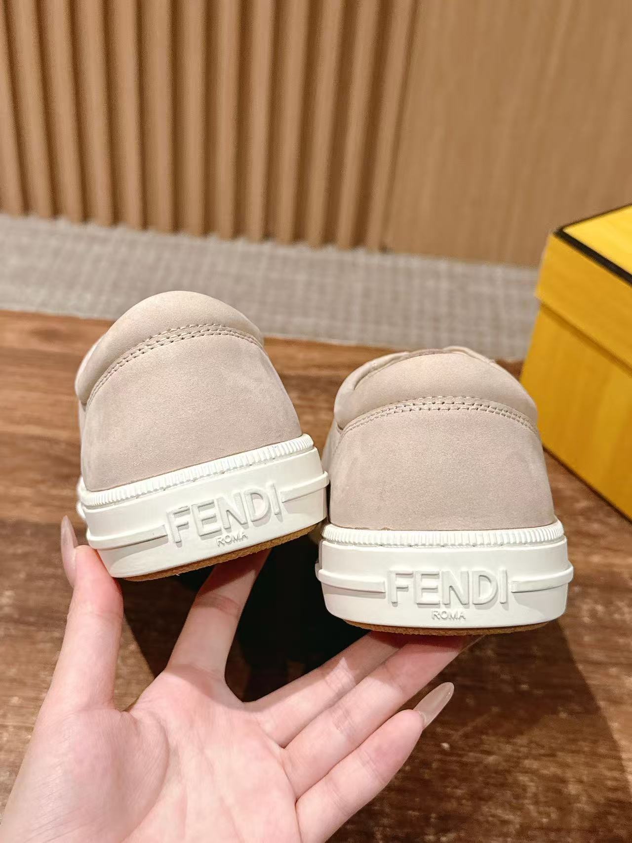 FEND1 高品質ビスケットカジュアルシューズ【50%割引+送料無料】