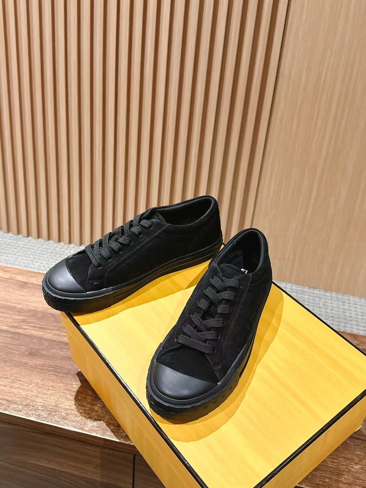 FEND1 高品質ビスケットカジュアルシューズ【50%割引+送料無料】