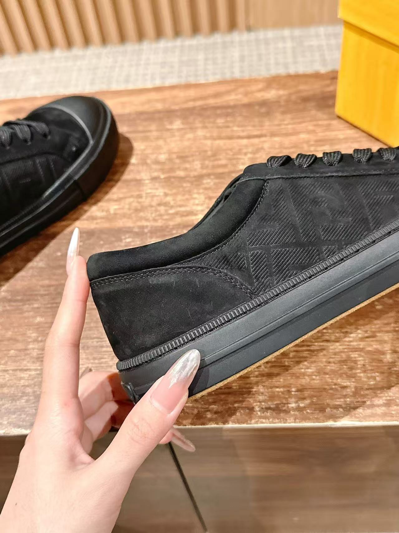 FEND1 高品質ビスケットカジュアルシューズ【50%割引+送料無料】