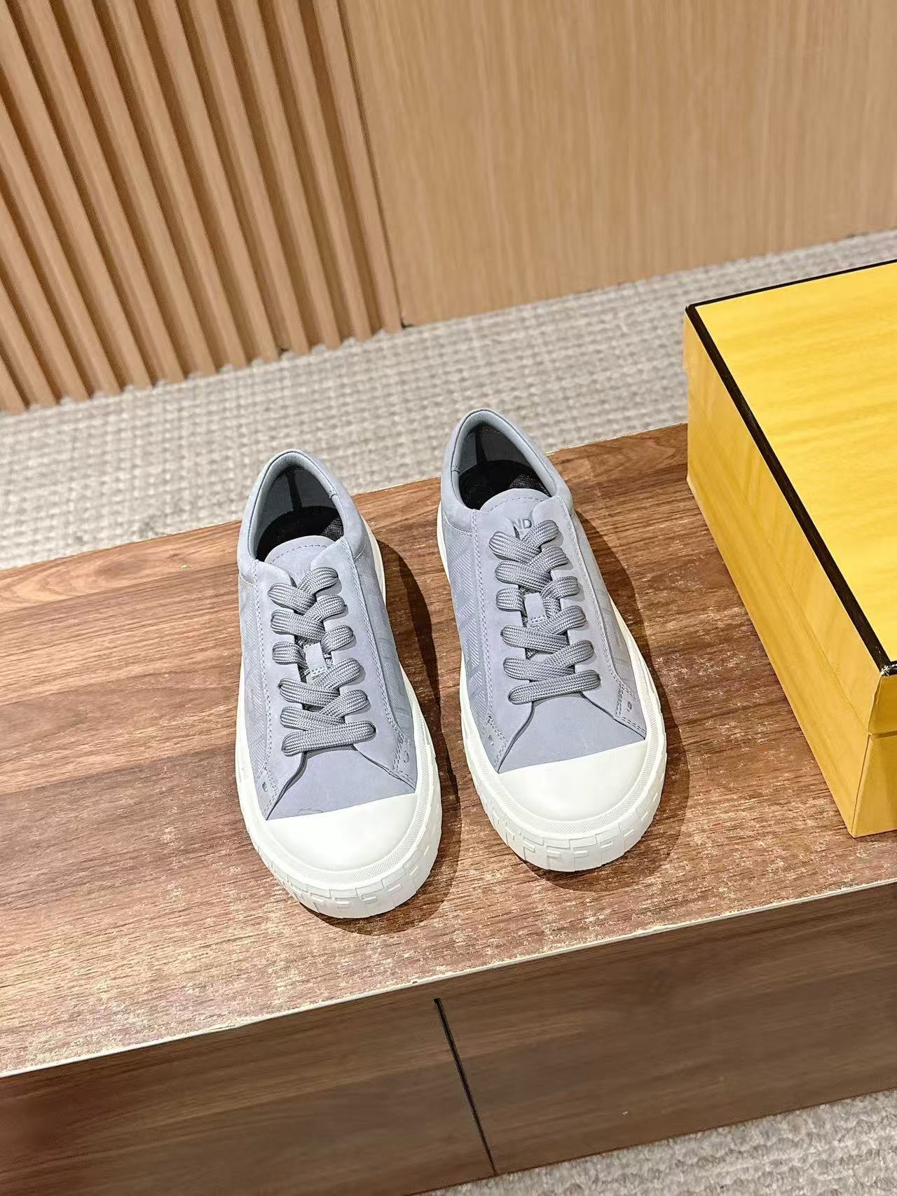 FEND1 高品質ビスケットカジュアルシューズ【50%割引+送料無料】