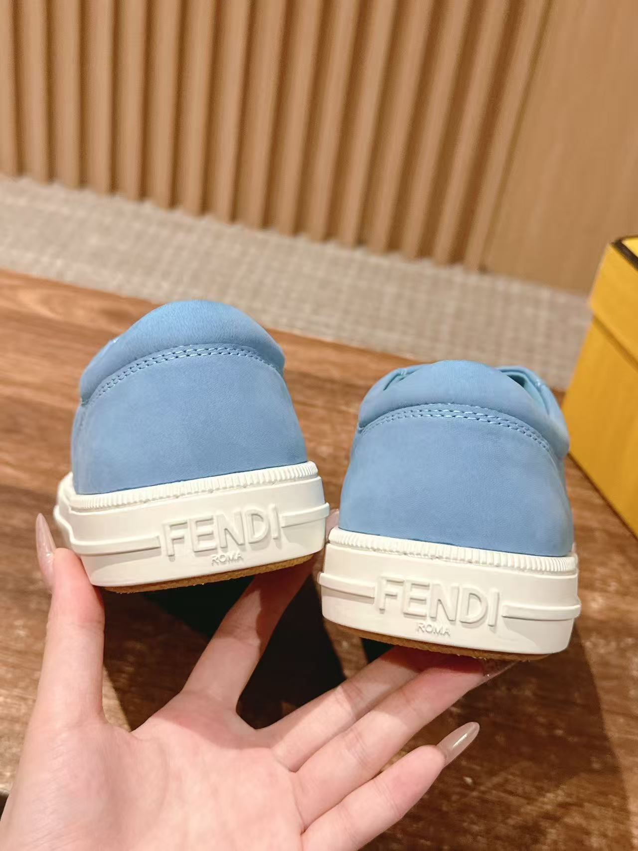 FEND1 高品質ビスケットカジュアルシューズ【50%割引+送料無料】