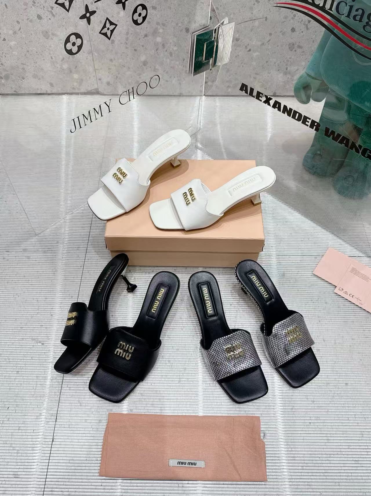 M1UM1U 高品質ローヒールシューズ【50％割引+送料無料】