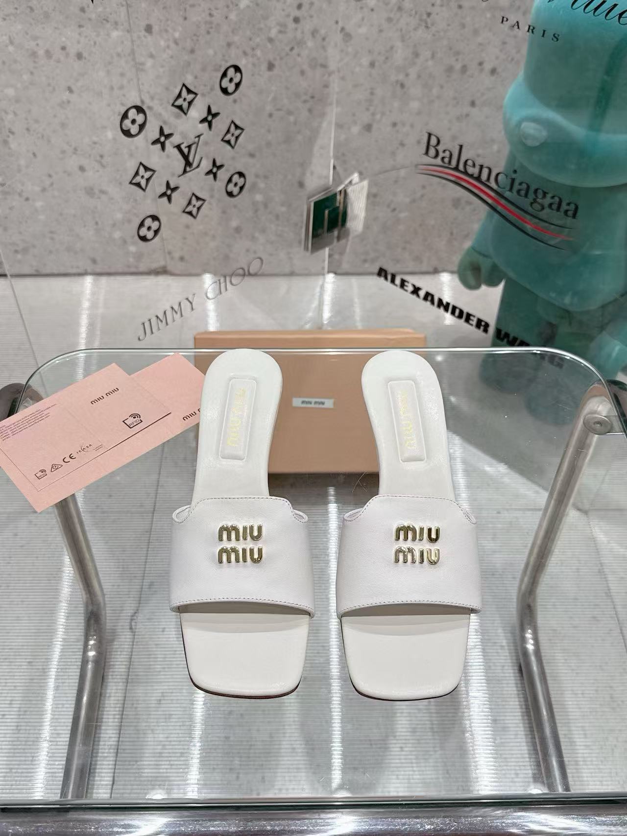 M1UM1U 高品質ローヒールシューズ【50%割引+送料無料】