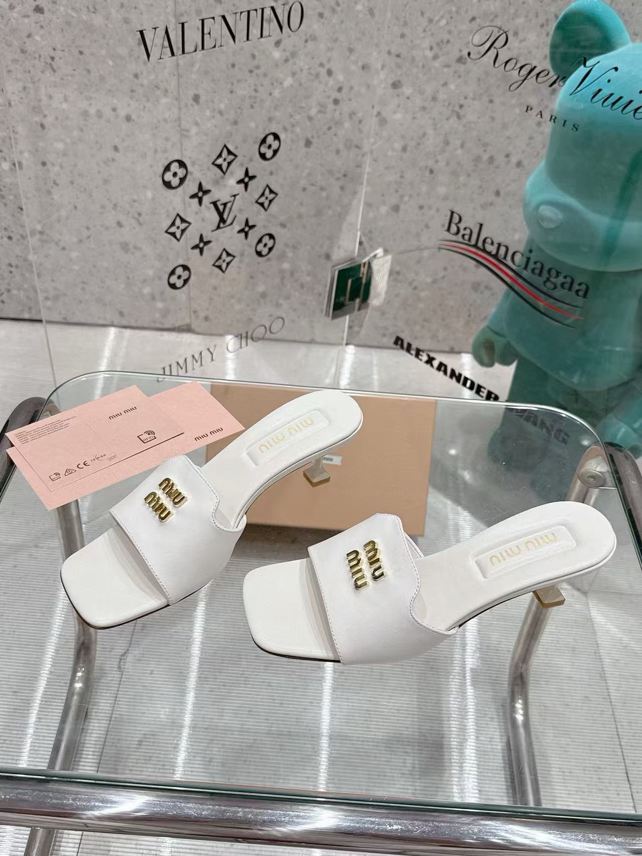 M1UM1U 高品質ローヒールシューズ【50%割引+送料無料】